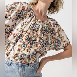 LILLA P XS / S ELASTIC HEM BUTTON‎ FRONT TOP IN SPRING WATERCOLOR